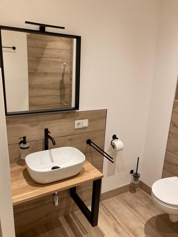 Bergs Bahnhof Apartment Ralingen Luaran gambar